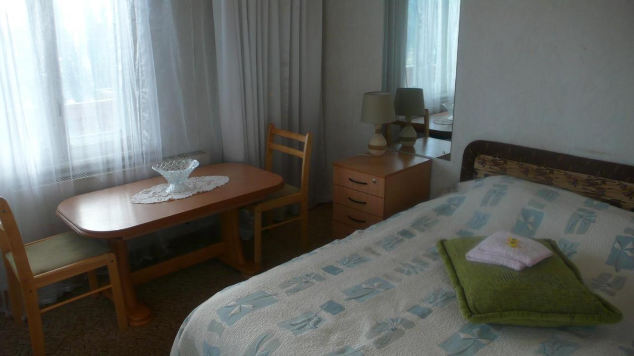 Hotel Privatviesnica Zvaigzne Jūrkalne Habitación foto